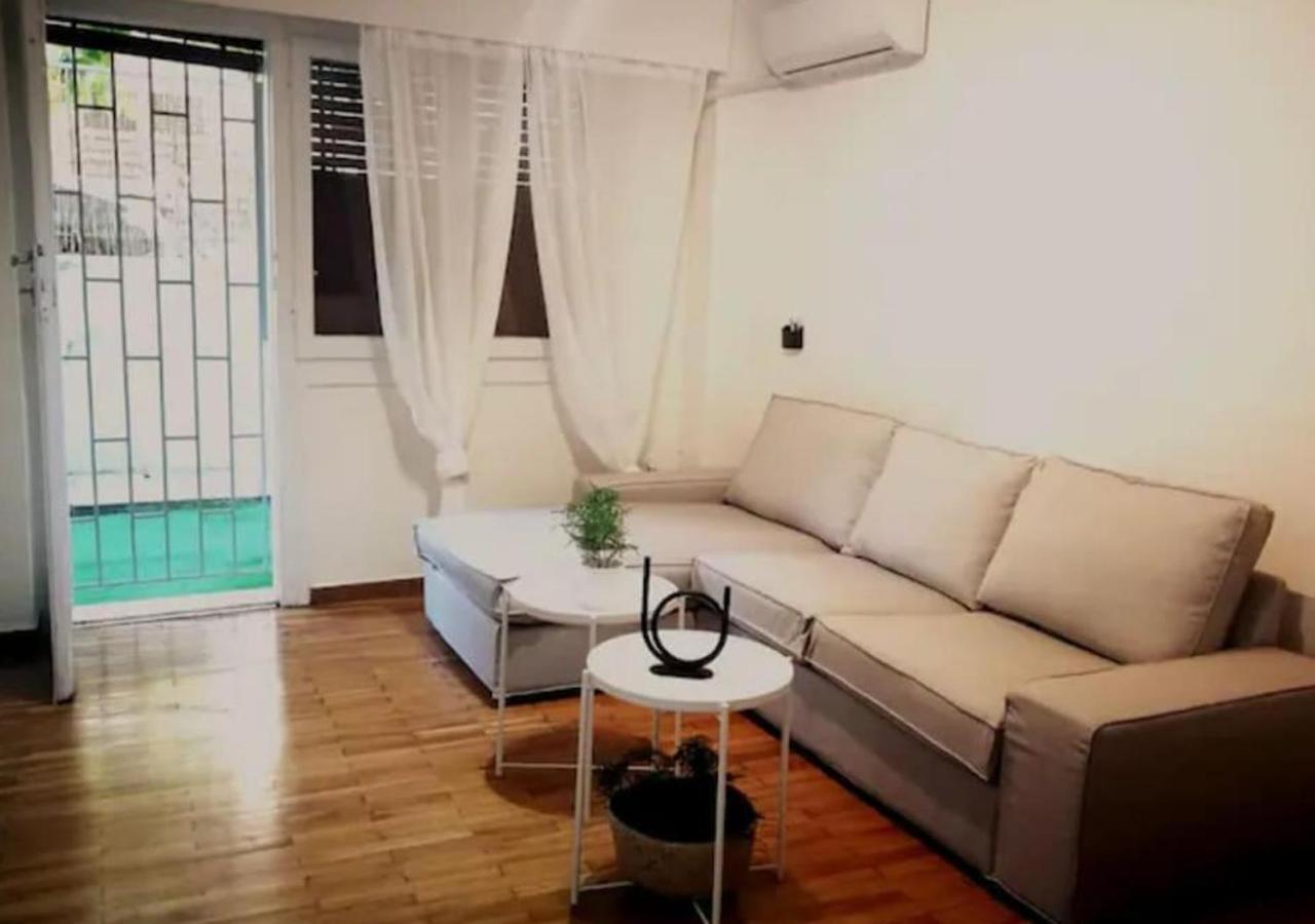 Apartment With Private Patio Athens Exterior photo
