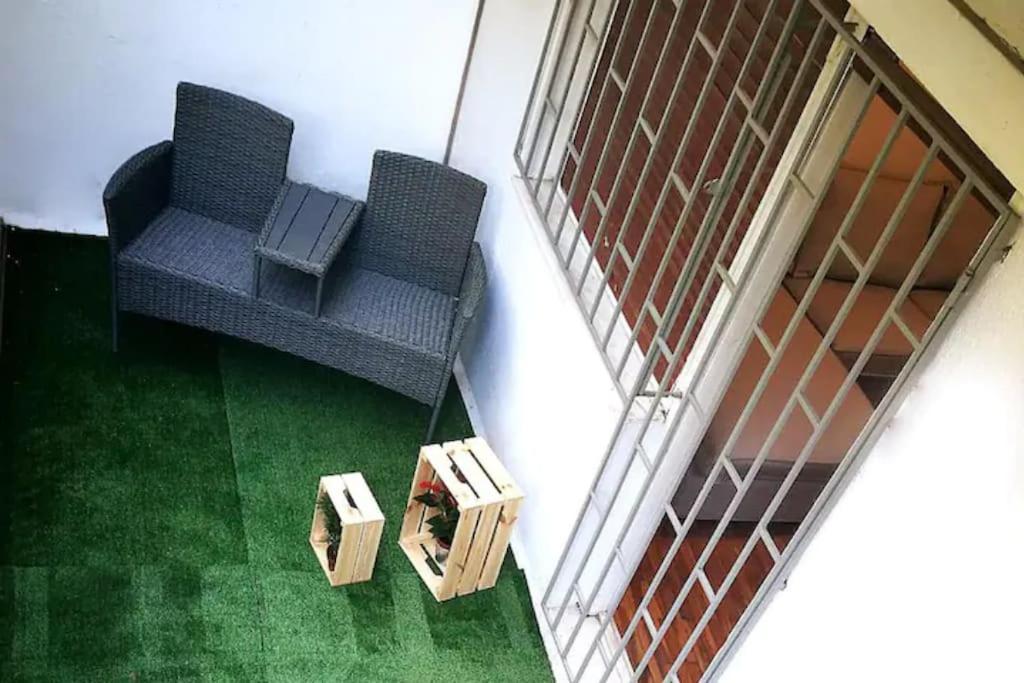 Apartment With Private Patio Athens Exterior photo