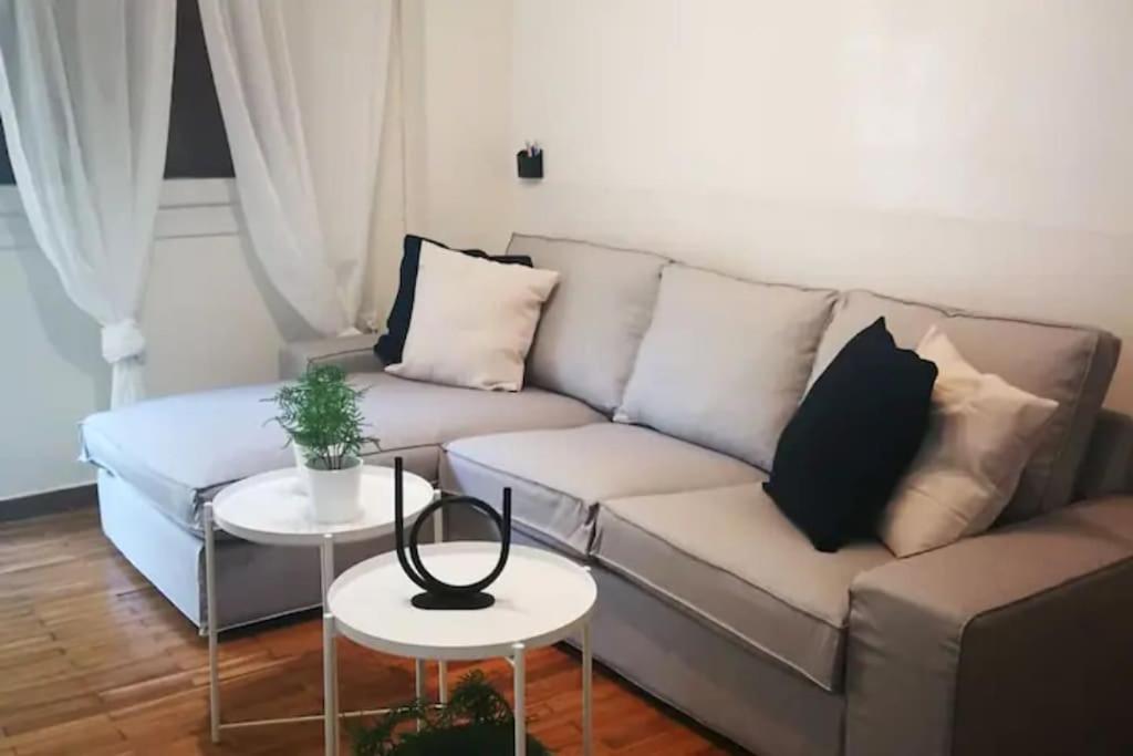 Apartment With Private Patio Athens Exterior photo